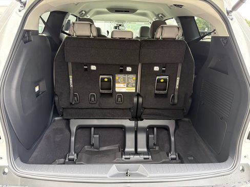 New 2026 Toyota Sienna LE FWD image 18