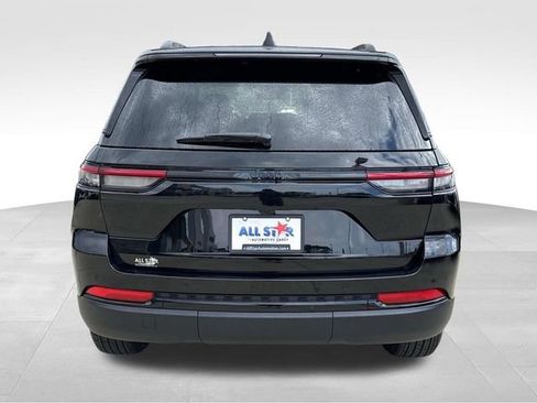 New 2025 Jeep Grand Cherokee Altitude RWD image 7