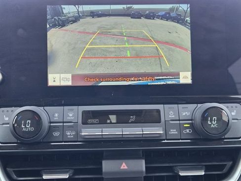 Used 2024 Toyota Grand Highlander AWD image 17