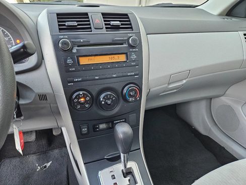 Used 2010 Toyota Corolla LE image 8
