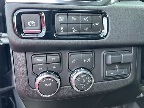 New 2026 GMC Yukon Elevation image 32