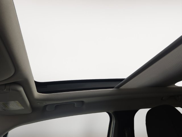 Used 2019 Jeep Renegade Latitude AWD/4WD image 28