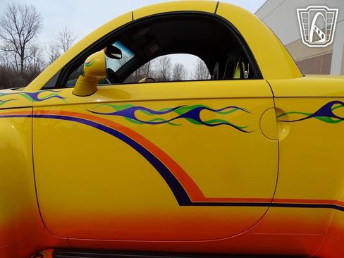 Used 2004 Chevrolet SSR w/ Preferred Equipment Group image 31