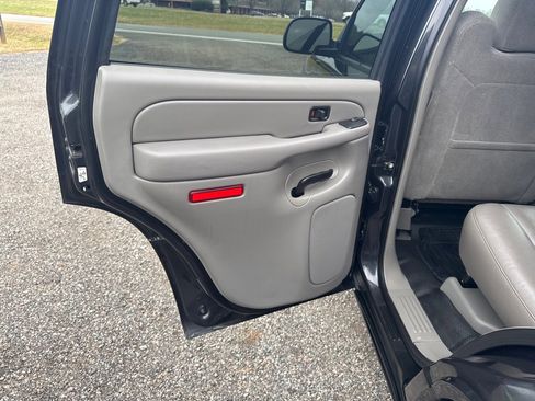 Used 2005 Chevrolet Tahoe 1500 w/ Skid Plate Package, Off Road image 17