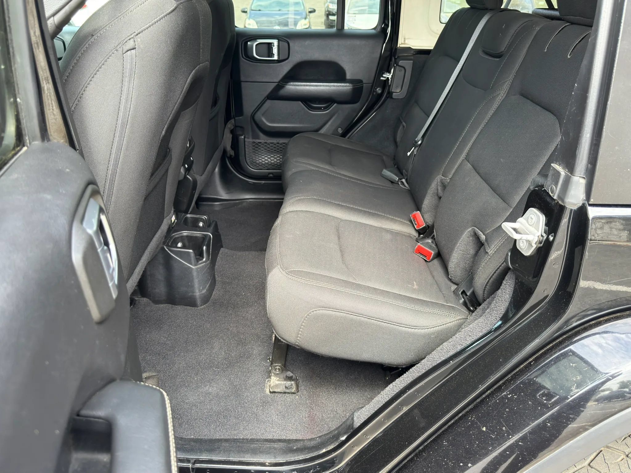 Used 2020 Jeep Wrangler Unlimited Sahara AWD/4WD image 39
