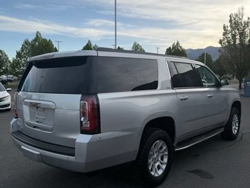 Used 2017 GMC Yukon XL SLT AWD/4WD image 6
