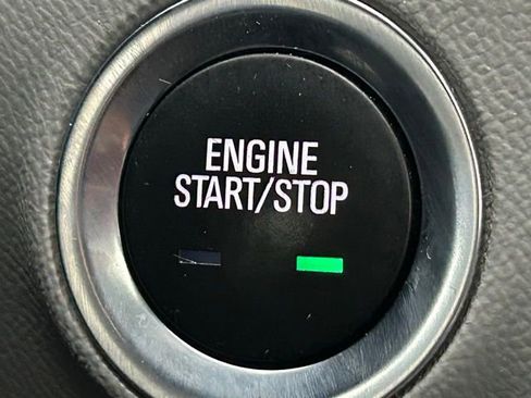 Used 2022 GMC Terrain SLT image 3