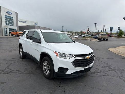 Used 2019 Chevrolet Traverse LS w/ LPO, Cargo Package FWD image 1