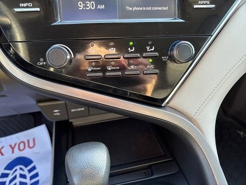 Used 2018 Toyota Camry L image 20