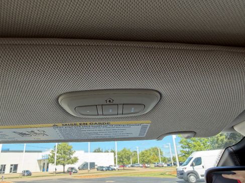 Used 2023 Chrysler Pacifica Limited FWD image 37