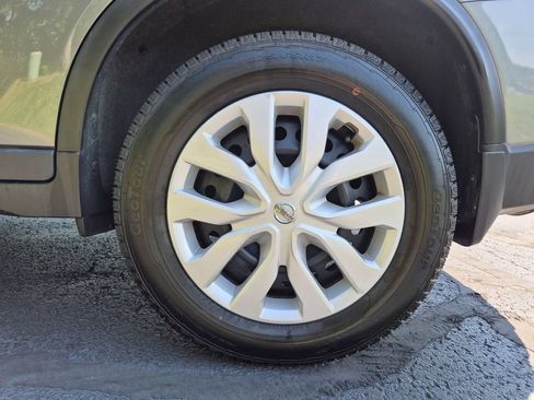 Used 2019 Nissan Rogue S AWD/4WD image 11