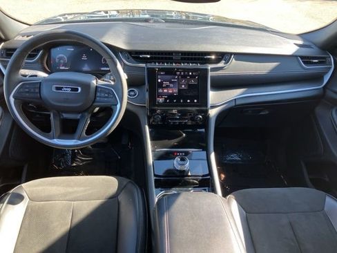 Used 2023 Jeep Grand Cherokee Altitude AWD/4WD image 17