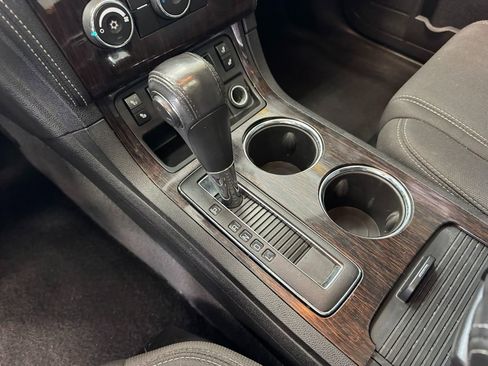 Used 2015 Chevrolet Traverse LT w/ Style and Technology Package image 32