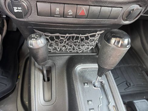 Used 2013 Jeep Wrangler Sport image 18