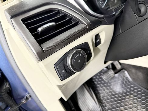 Used 2019 Ford Fusion SE FWD image 30