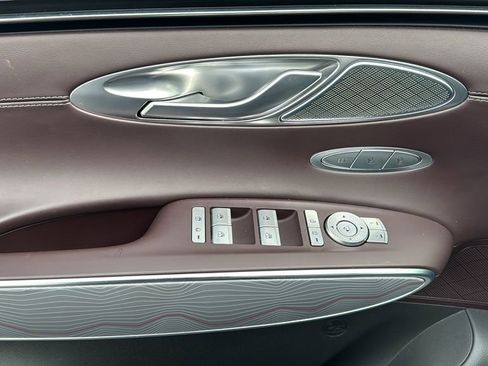 Used 2022 Genesis GV70 2.5T w/ Advanced Package image 20