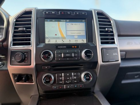 Used 2017 Ford F250 Platinum w/ Platinum Ultimate Package AWD/4WD image 33