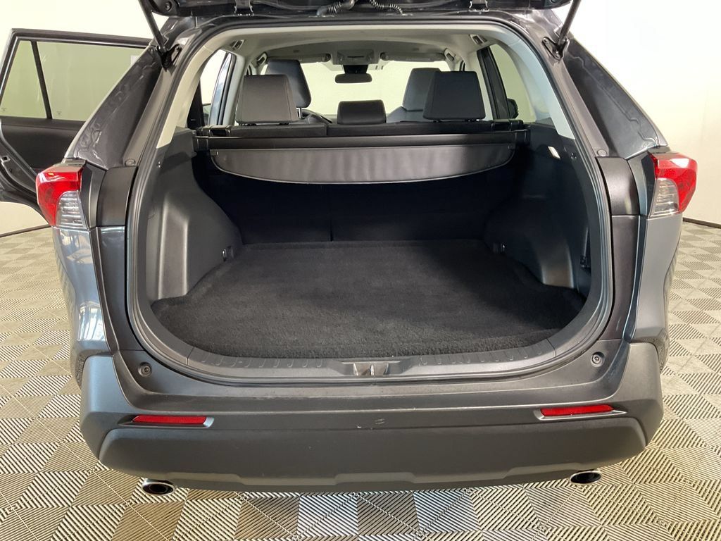 Used 2025 Toyota RAV4 XLE FWD image 23