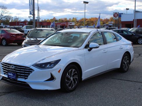 Used 2022 Hyundai Sonata Blue image 3