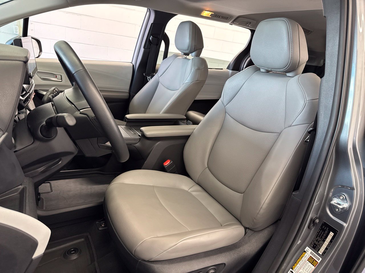 Certified 2026 Toyota Sienna XLE FWD image 16