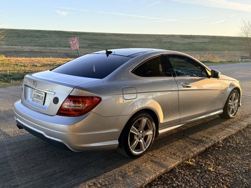Used 2012 Mercedes-Benz C 250 Coupe image 8