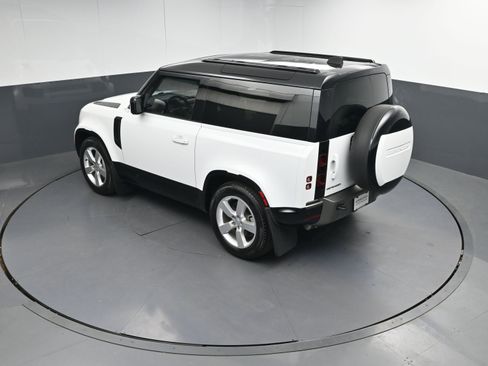 Used 2024 Land Rover Defender 90 X-Dynamic SE image 34