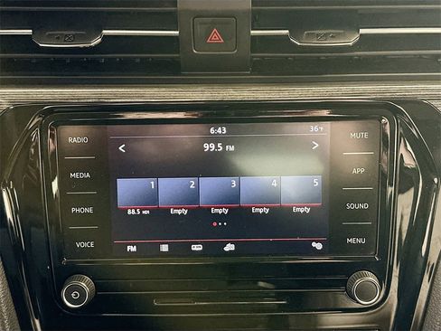 Used 2020 Volkswagen Passat 2.0T R-Line image 15