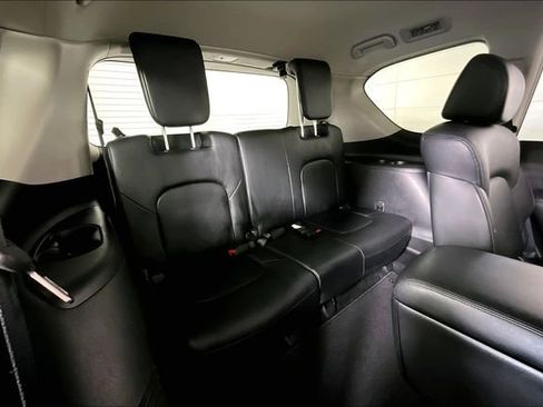 Used 2024 Nissan Armada SL w/ Captain's Chairs Package image 28