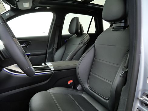 New 2026 Mercedes-Benz GLC 300 4MATIC image 8