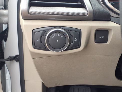 Used 2020 Ford Fusion SE FWD image 23