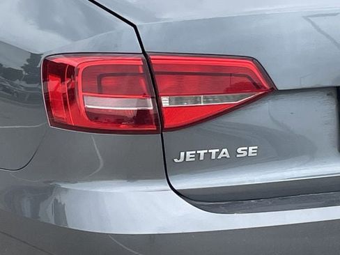 Used 2015 Volkswagen Jetta SE FWD image 6