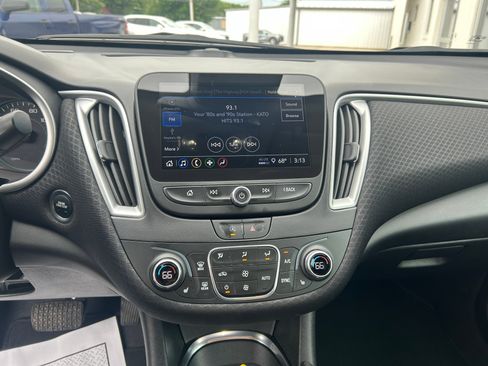 Used 2024 Chevrolet Malibu LT image 20