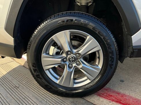 Used 2025 Toyota RAV4 XLE image 9