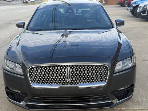 Used 2017 Lincoln Continental Select w/ Climate Package image 2