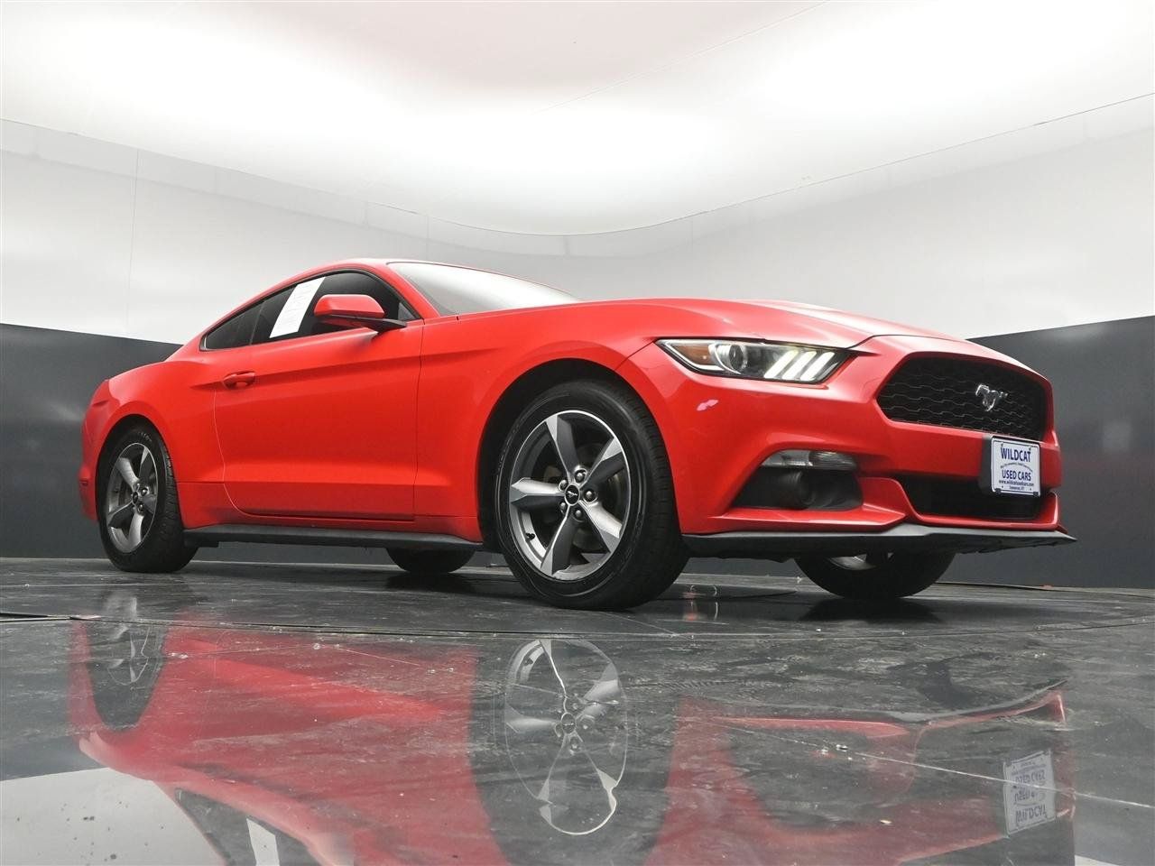 Used 2015 Ford Mustang Coupe w/ Equipment Group 051A RWD image 28