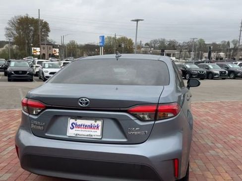 Used 2023 Toyota Corolla XLE image 2