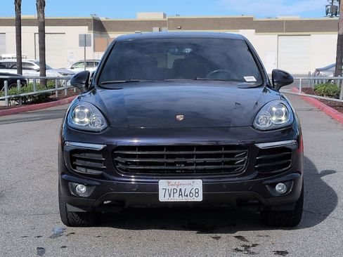 Used 2017 Porsche Cayenne Platinum Edition image 3