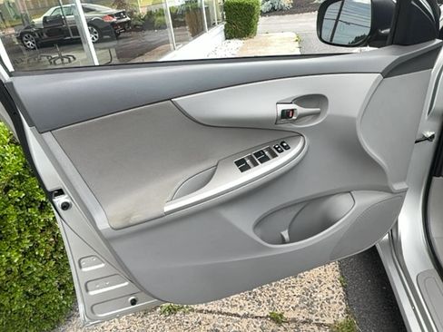 Used 2010 Toyota Corolla LE FWD image 13