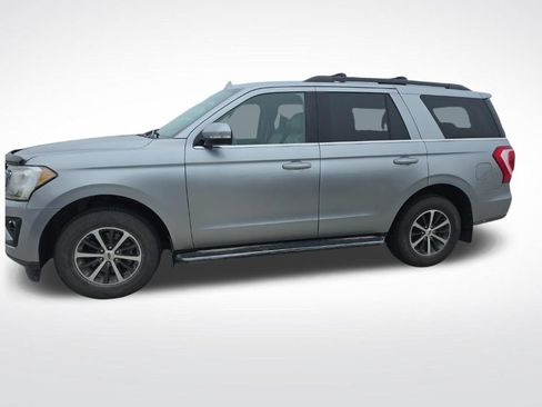 Used 2020 Ford Expedition XLT w/ Equipment Group 202A AWD/4WD image 2