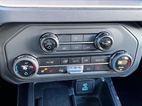 Used 2025 Ford Bronco Outer Banks image 21