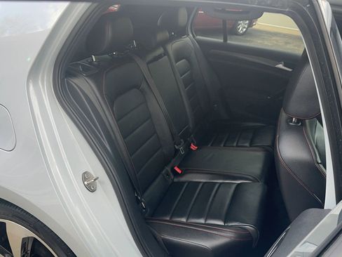 Used 2019 Volkswagen Golf 4-Door FWD image 14