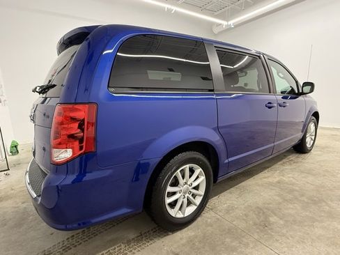 Used 2020 Dodge Grand Caravan SE image 5