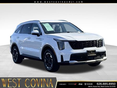 Used 2024 Kia Sorento S FWD image 2