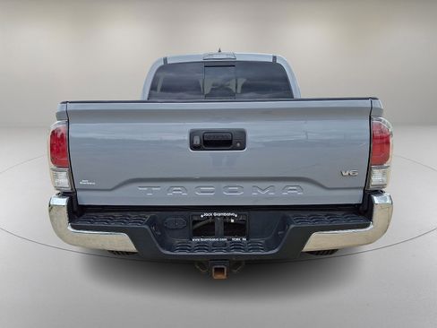 Used 2021 Toyota Tacoma TRD Off-Road AWD/4WD image 9