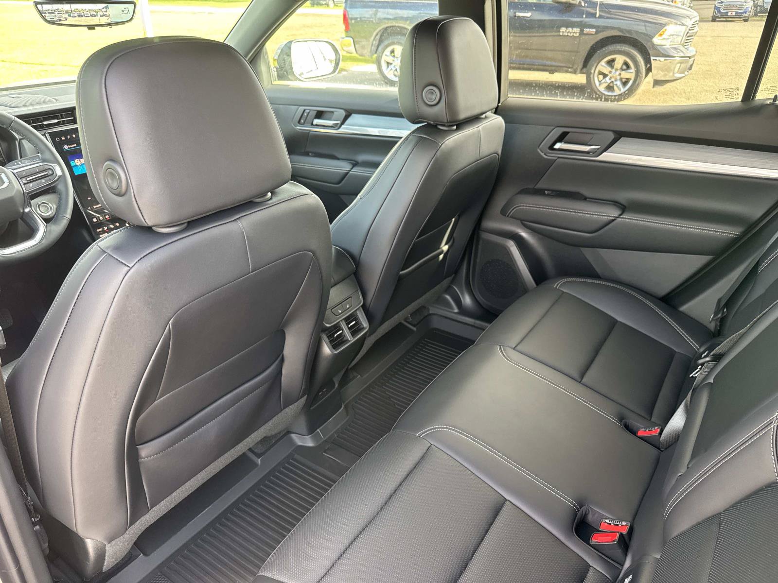 New 2027 GMC Terrain Elevation w/ Elevation Premium Package FWD image 14