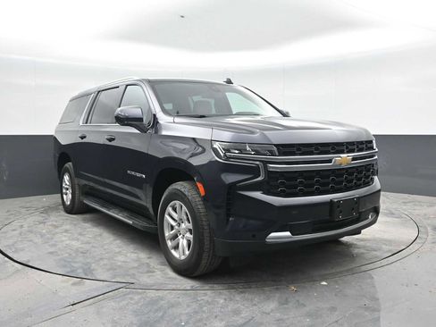 Used 2022 Chevrolet Suburban LS AWD/4WD image 6