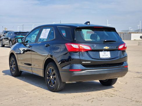 Used 2020 Chevrolet Equinox LS image 4