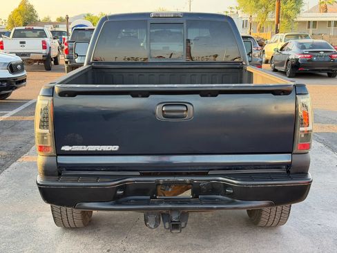 Used 2005 Chevrolet Silverado 2500 LT w/ Heavy-Duty Power Package AWD/4WD image 8