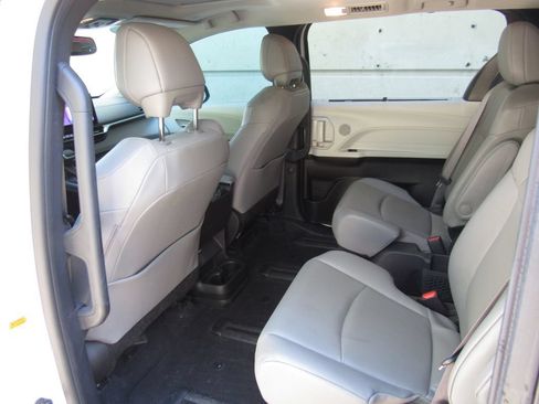 Certified 2025 Toyota Sienna XLE w/ XLE Plus Package AWD/4WD image 15