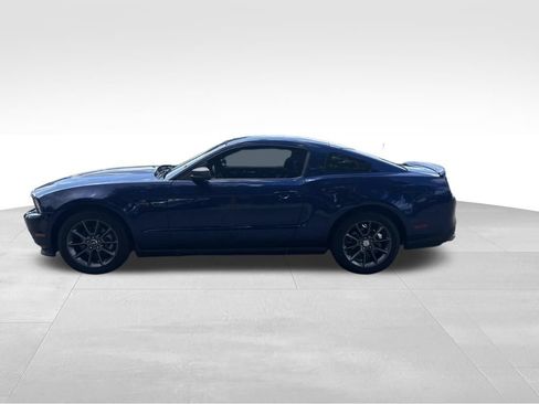 Used 2011 Ford Mustang Premium w/ 203A Rapid Spec Order Code RWD image 3